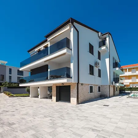 Awesome In With Kitchen Apartamento Zadar