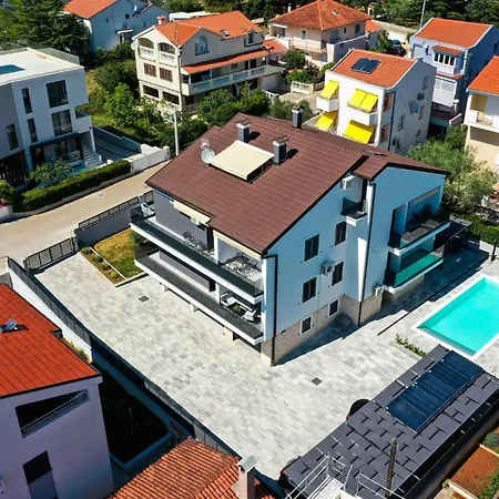 Cozy In With Heated Swimming Pool * Zadar