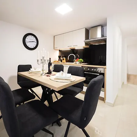 Awesome In With Kitchen شقة زادار