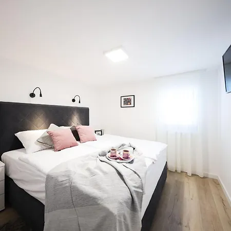 Cozy In With Heated Swimming Pool * Zadar